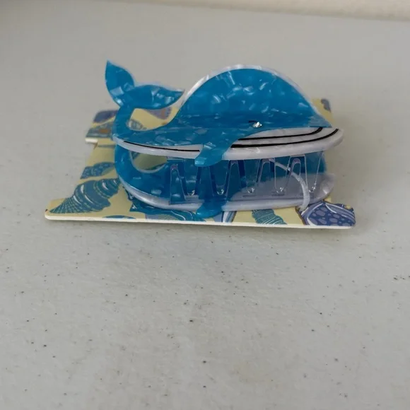 Piper K Blue Whale Hair Clip - Picture 2 of 4